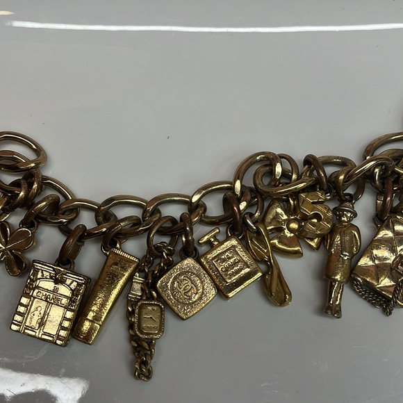 2002 Vintage CHANEL CHARM BRACELET - Picture 4 of 9